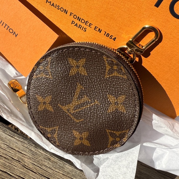 Authentic Louis Vuitton Monogram Multi Pochette Accessories Round Coin Pouch - Picture 4 of 6